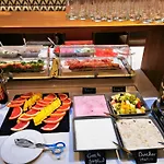 Est Grand Savoy Hotel 4*
