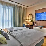 Hotel Est Grand Savoy