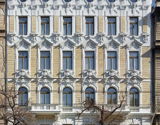 Отель Est Grand Savoy Будапешт