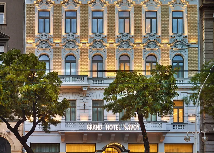Отель Est Grand Savoy 4*