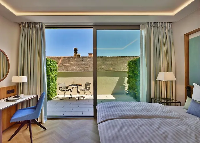 Est Grand Savoy فندق بودابست
