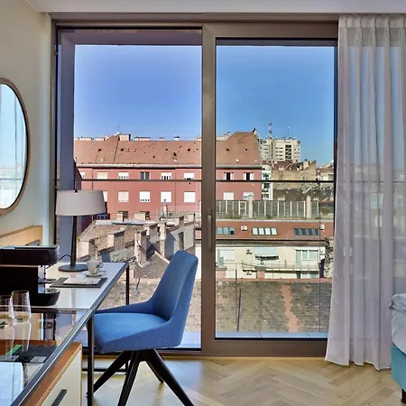 Est Grand Savoy Hotel 4*