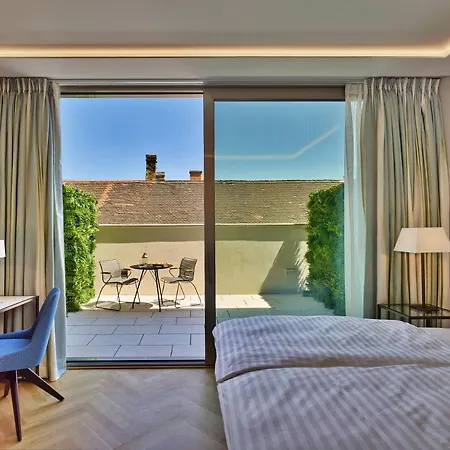 Est Grand Savoy Hotel Budapest