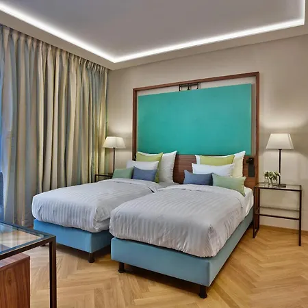 Hotel Est Grand Savoy 4*