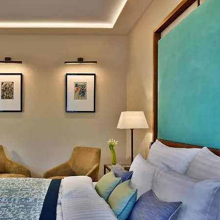 Hotel Est Grand Savoy 4*