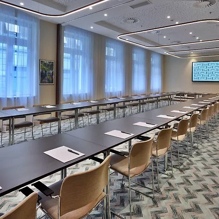 Est Grand Savoy Hotel 4*