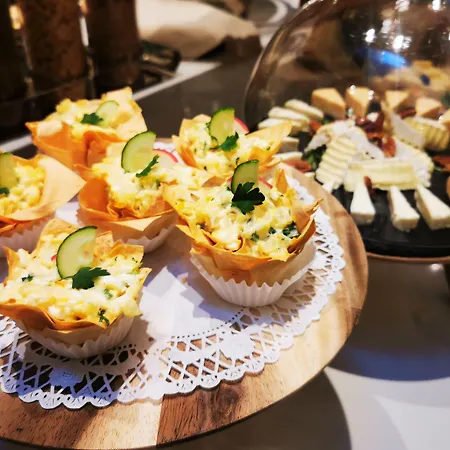 Est Grand Savoy Hotel 4*