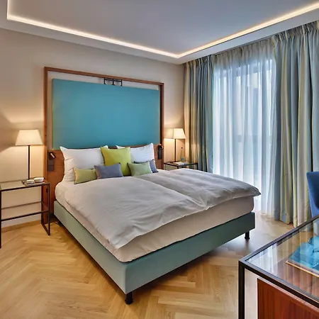 Est Grand Savoy Hotel