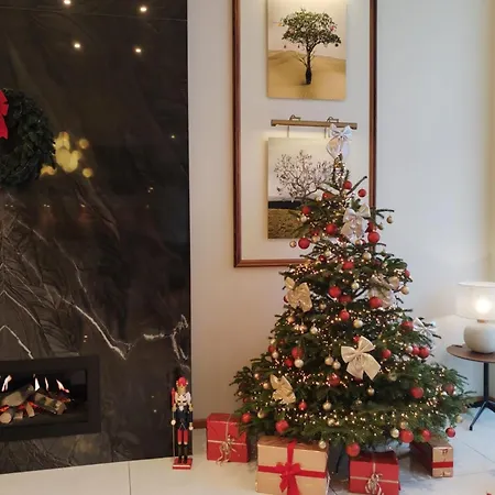 Est Grand Savoy Hotel 4*