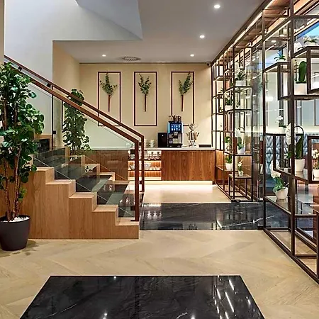 Hotel Est Grand Savoy