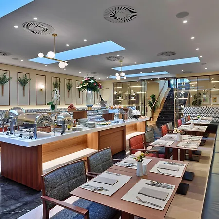 Est Grand Savoy Hotel 4*