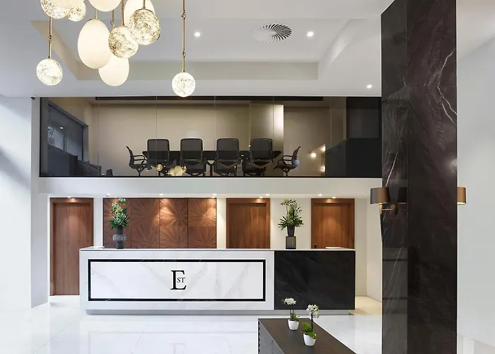 Est Grand Savoy Hotel 4*