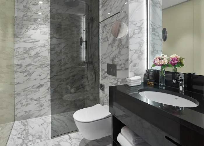 Est Grand Savoy Hotel