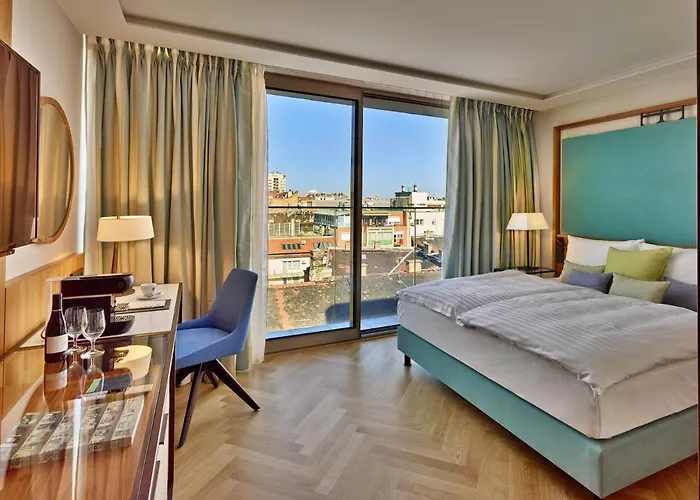 Est Grand Savoy Hotel