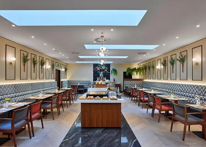 Est Grand Savoy Hotel