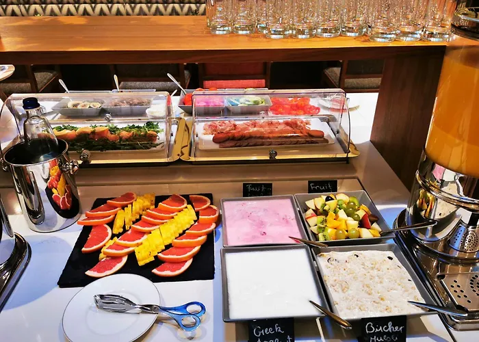 Est Grand Savoy Hotel 4*