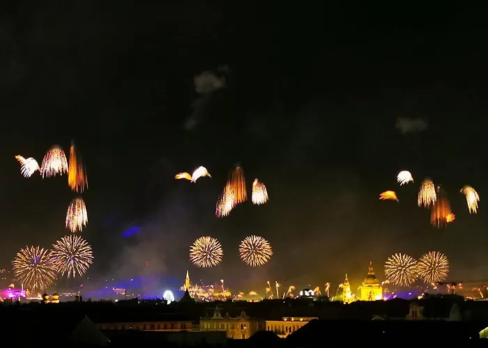 Est Grand Savoy Hotel 4*