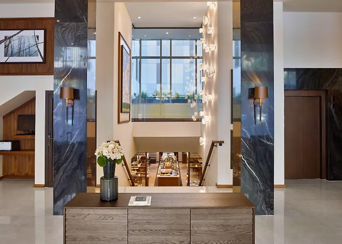 Hotel Est Grand Savoy 4*