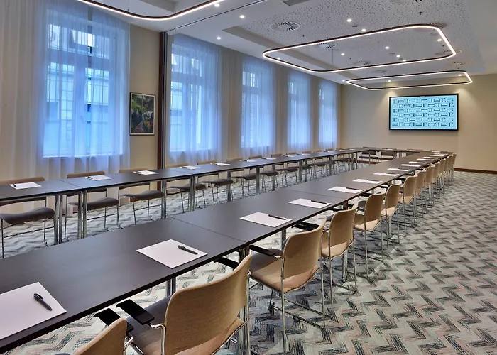 Est Grand Savoy Hotel 4*