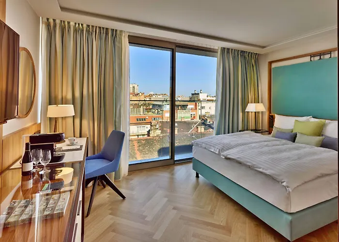 Hotel Est Grand Savoy