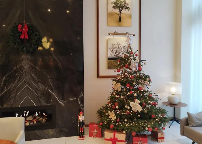 Est Grand Savoy Hotel 4*