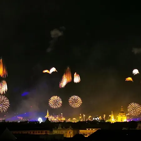 Est Grand Savoy Hotel 4*